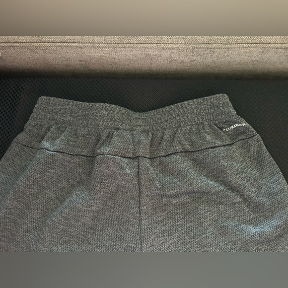 Adidas heather charcoal gray sweatpants; size M. Front pockets. - Picture 6 of 7